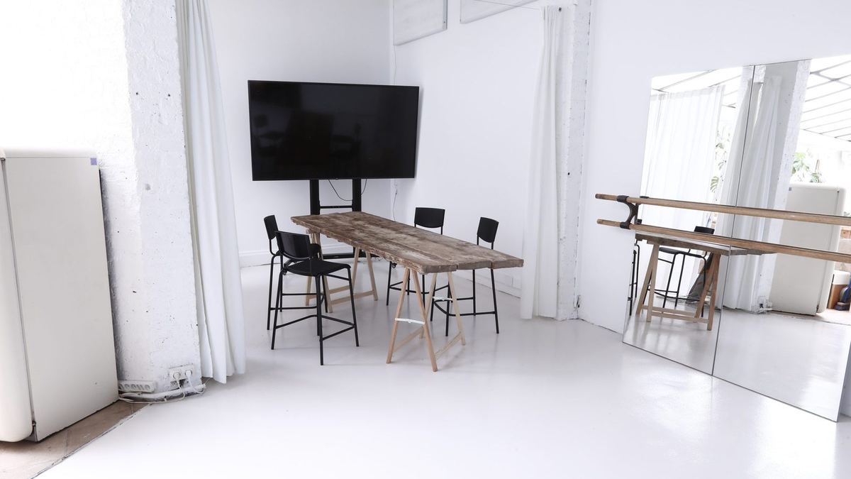 Le Tea Loft aménagé en showroom sous verrière, Paris 10e